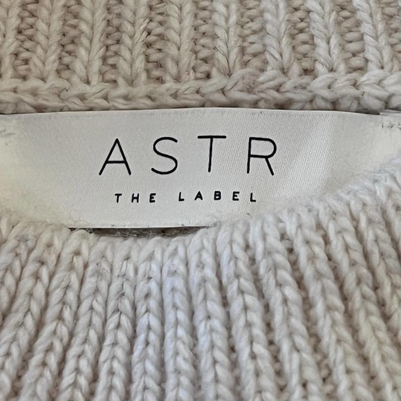 ASTR The Label Tunic Sweater Womens Sz LG Cream Sleeveless Mock Neck Side Slits - Picture 7 of 9